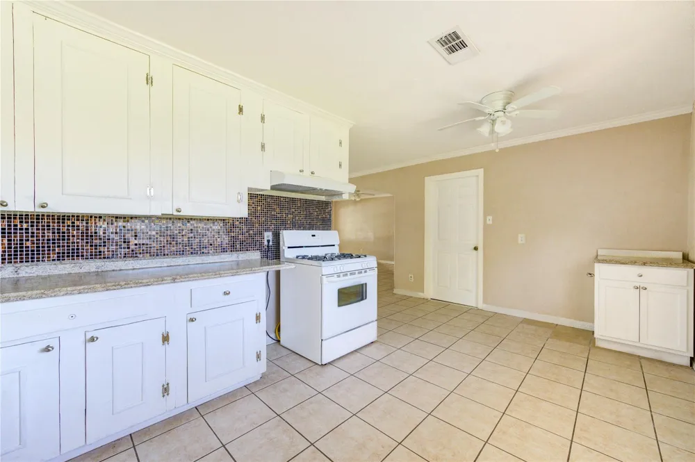 3205 Hays Street Pasadena, TX 77503