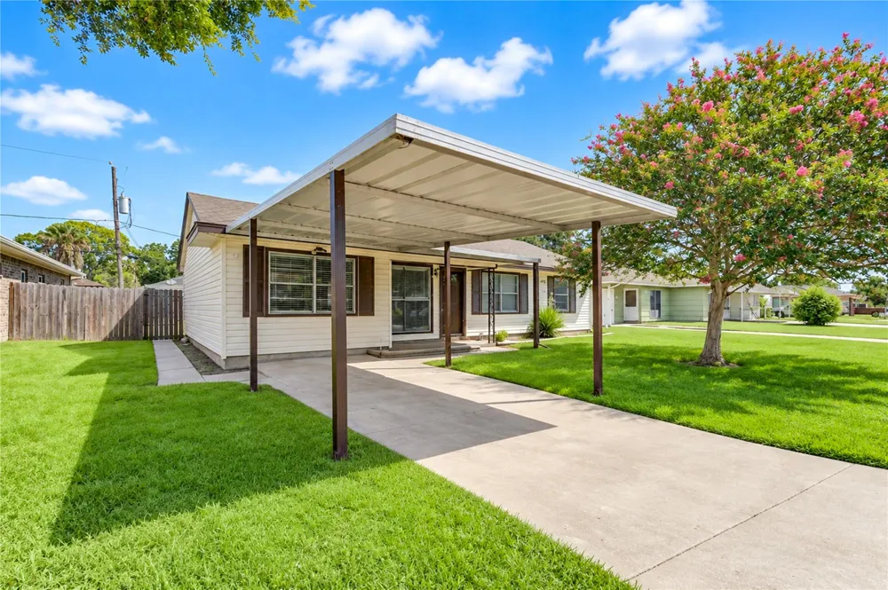 3205 Hays Street Pasadena, TX 77503