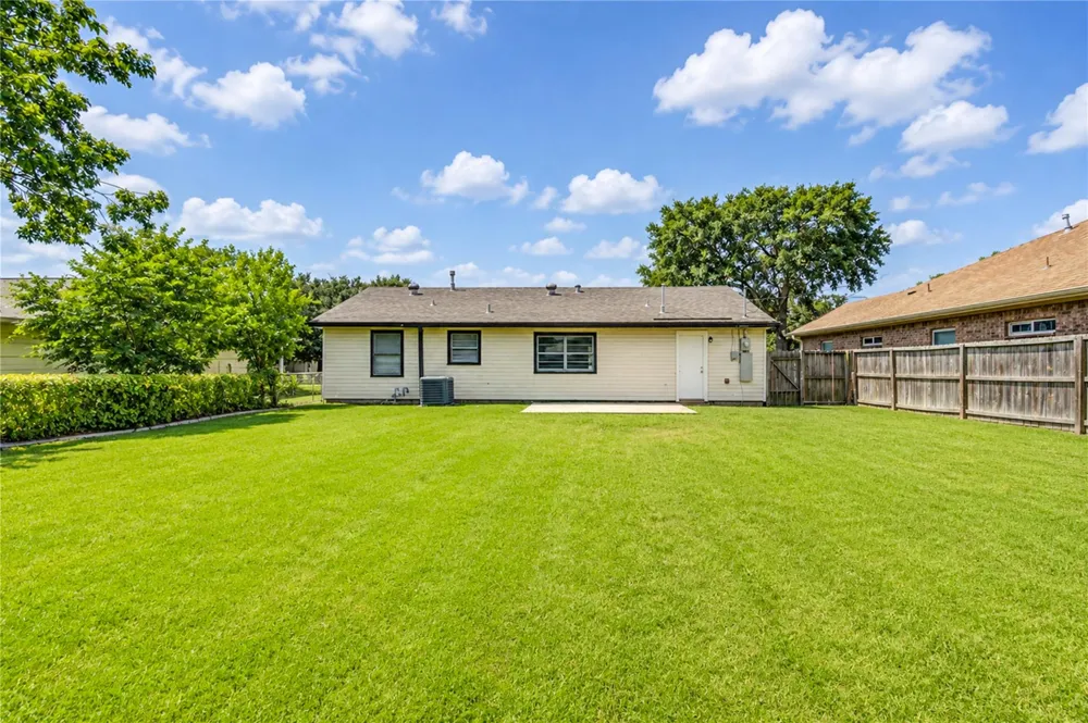 3205 Hays Street Pasadena, TX 77503