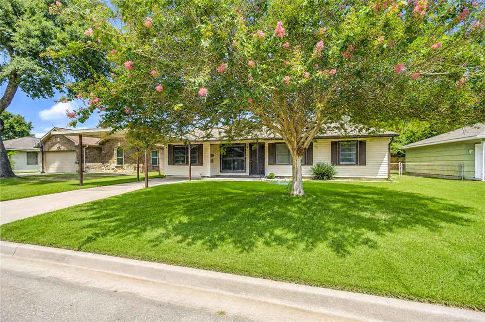 3205 Hays Street Pasadena, TX 77503