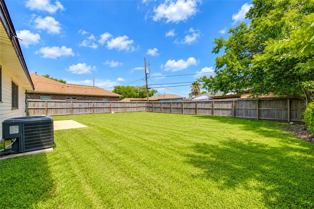 3205 Hays Street Pasadena, TX 77503
