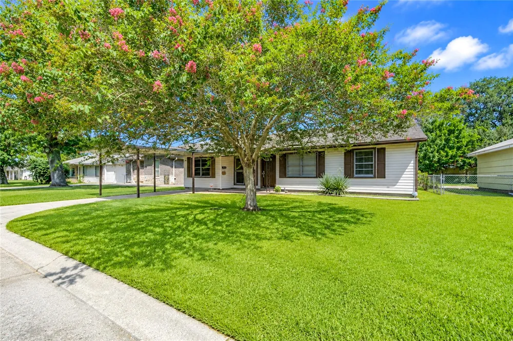 3205 Hays Street Pasadena, TX 77503