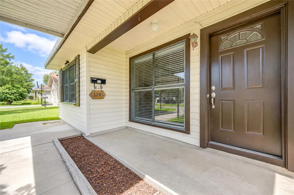 3205 Hays Street Pasadena, TX 77503