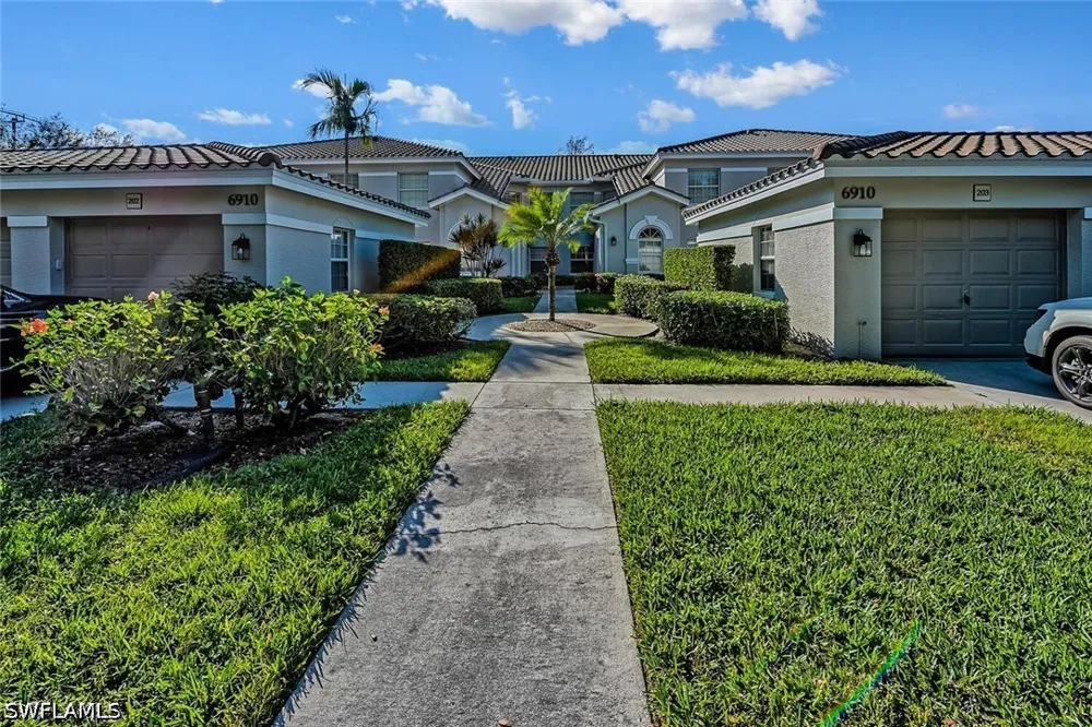 Satinleaf Road #101 Naples, FL 34109
