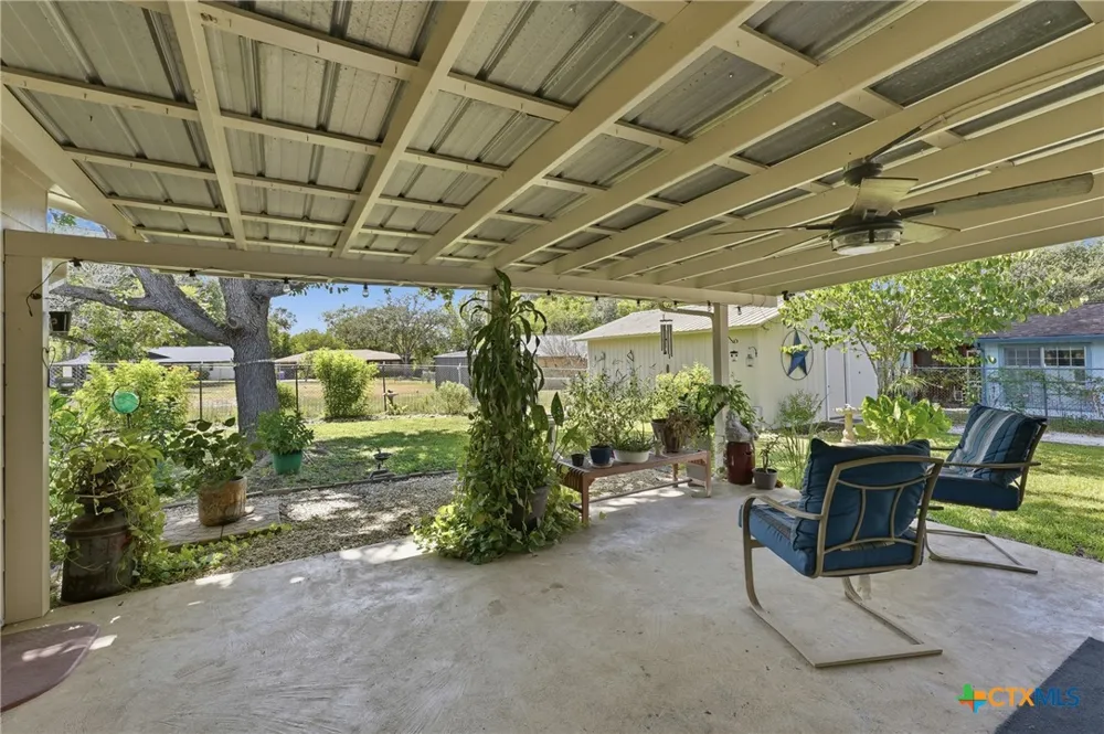 228 S Ponton Street Gonzales, TX 78629