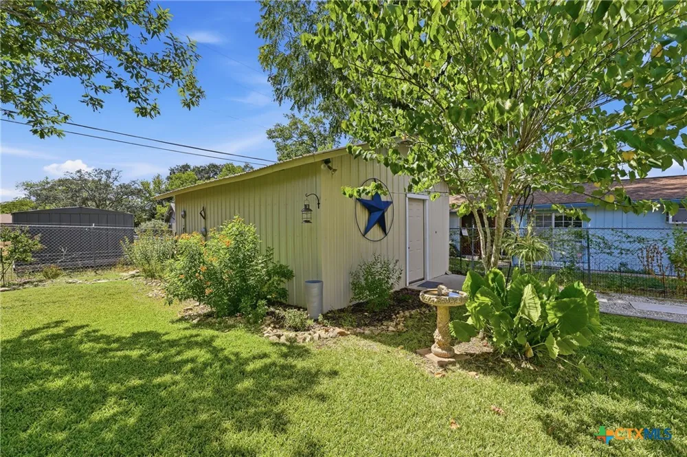 228 S Ponton Street Gonzales, TX 78629