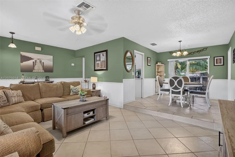 10320 NW 42nd Dr Coral Springs, FL 33065
