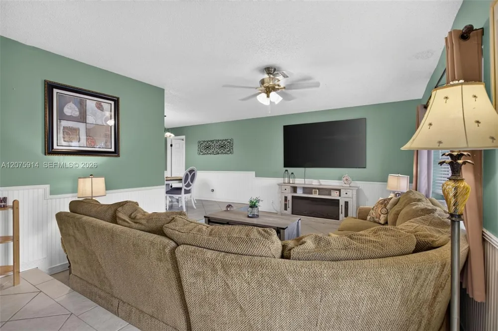 10320 NW 42nd Dr Coral Springs, FL 33065