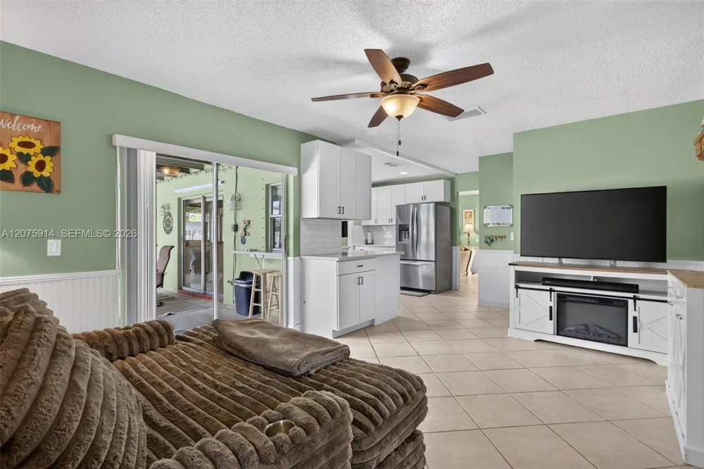 10320 NW 42nd Dr Coral Springs, FL 33065