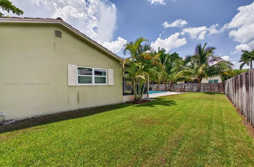 10320 NW 42nd Dr Coral Springs, FL 33065