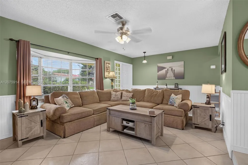 10320 NW 42nd Dr Coral Springs, FL 33065