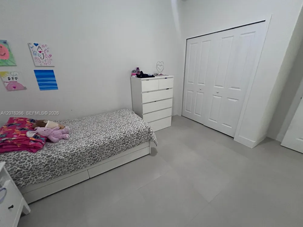 14435 SW 13th Ter Miami, FL 33184