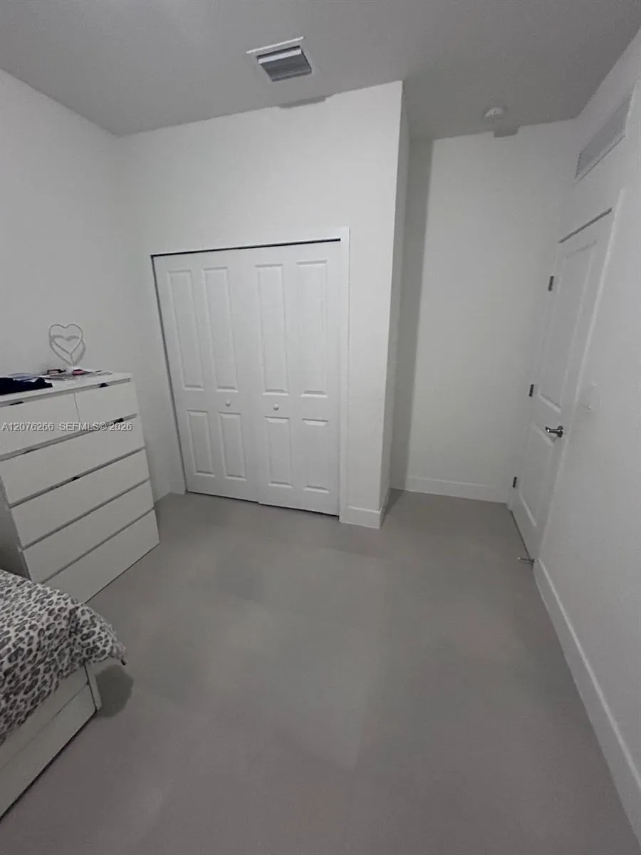14435 SW 13th Ter Miami, FL 33184