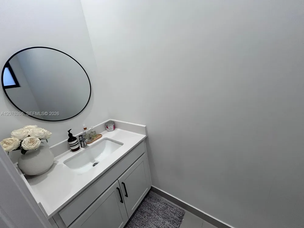 14435 SW 13th Ter Miami, FL 33184