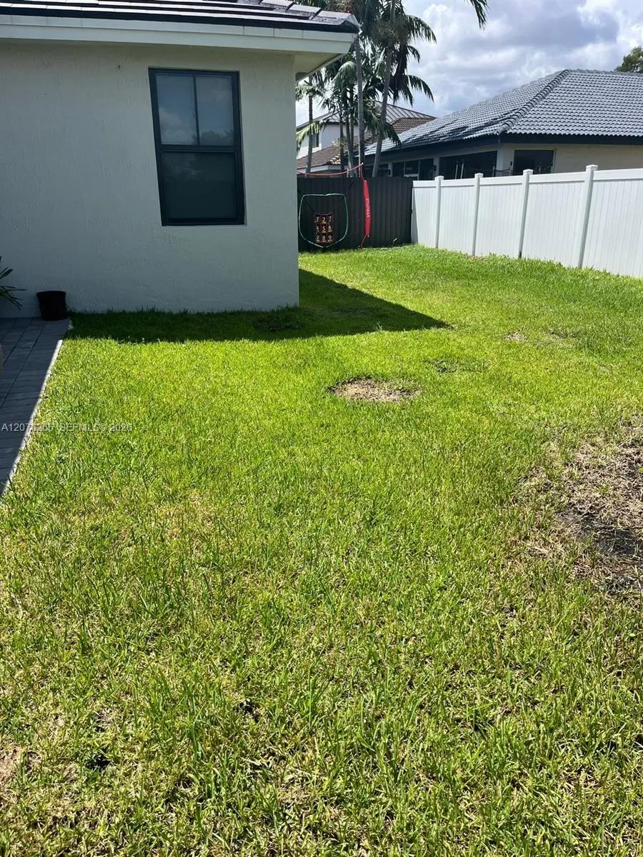 14435 SW 13th Ter Miami, FL 33184