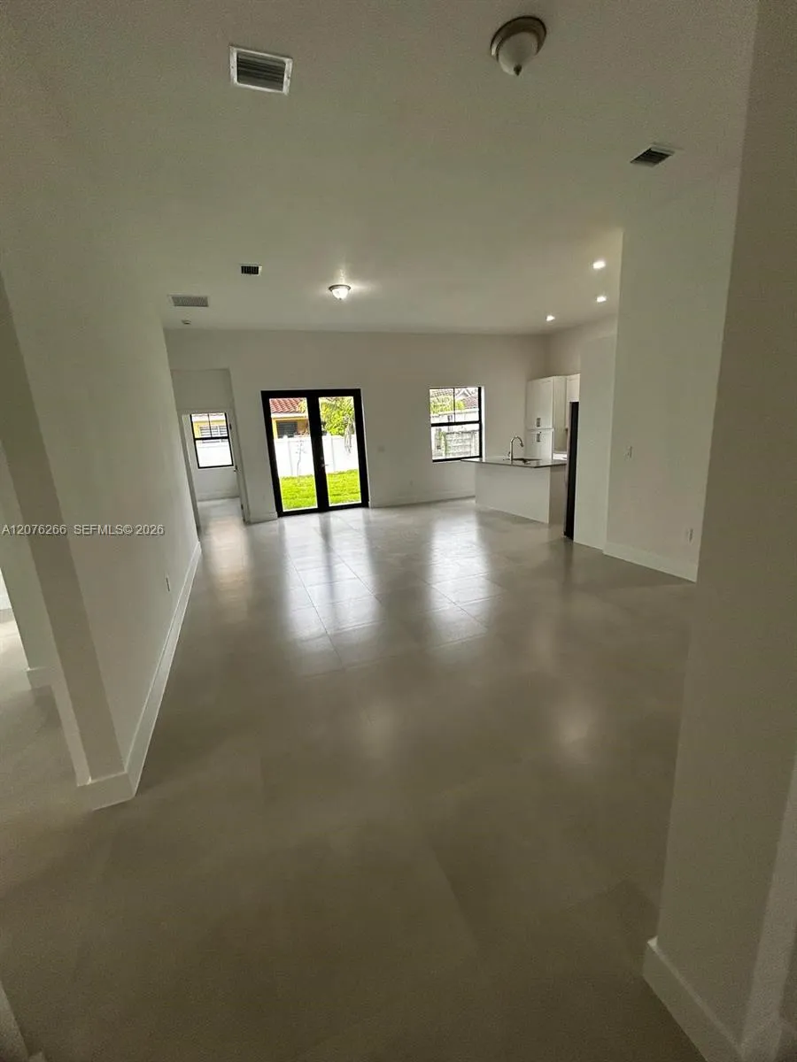 14435 SW 13th Ter Miami, FL 33184