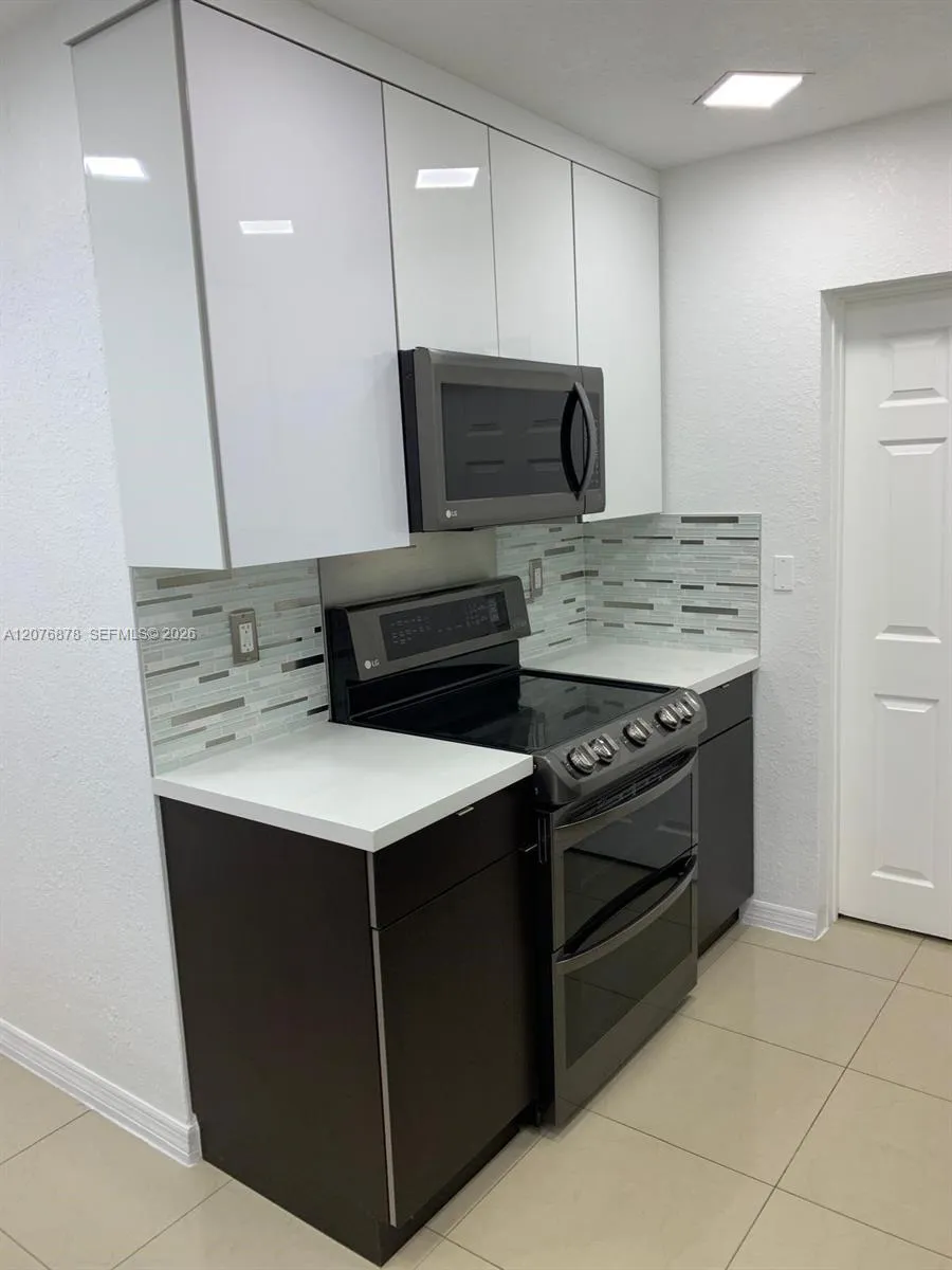 14321 NW 16th Ct Miami, FL 33167