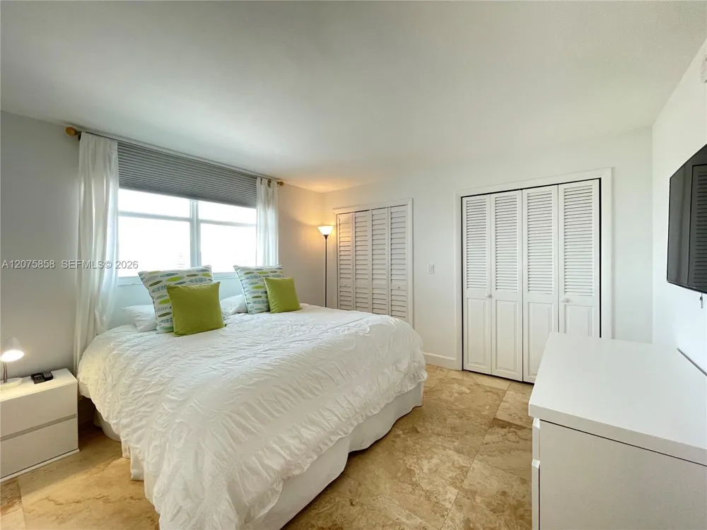 605 Ocean Dr #10L Key Biscayne, FL 33149