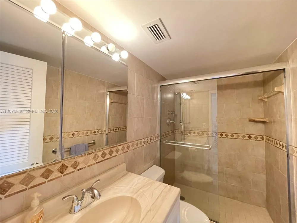 605 Ocean Dr #10L Key Biscayne, FL 33149