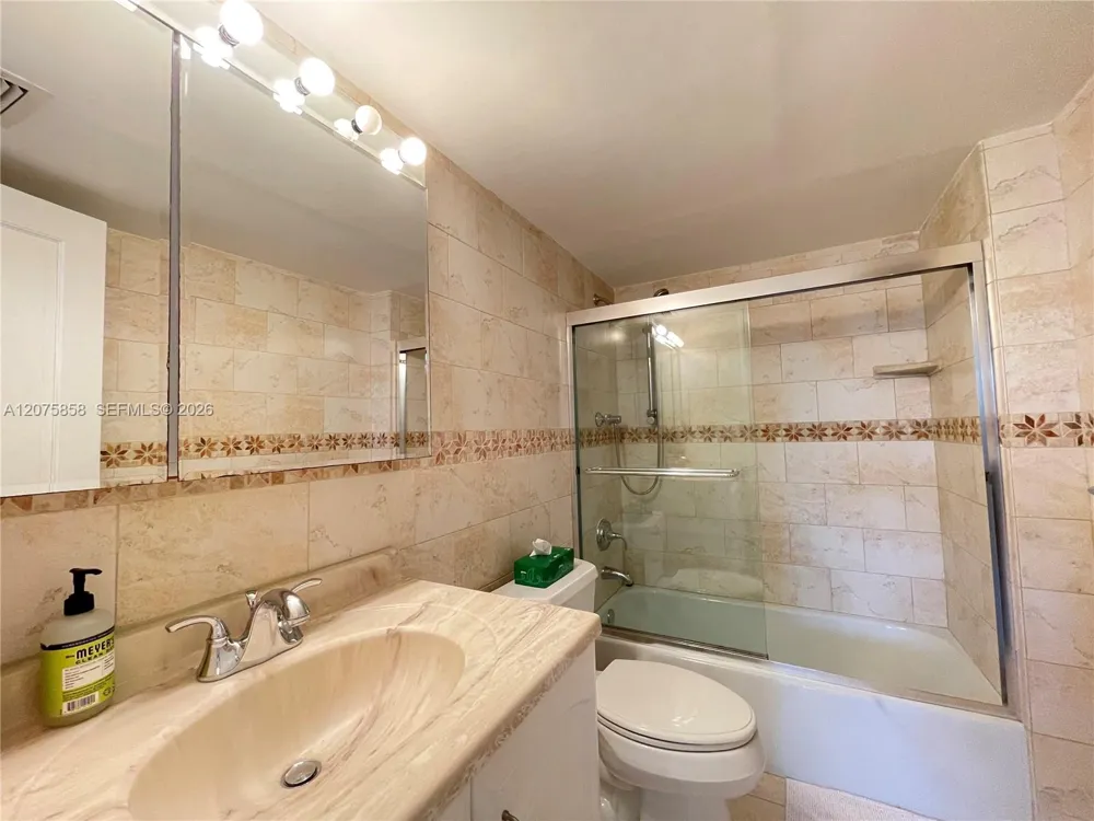 605 Ocean Dr #10L Key Biscayne, FL 33149
