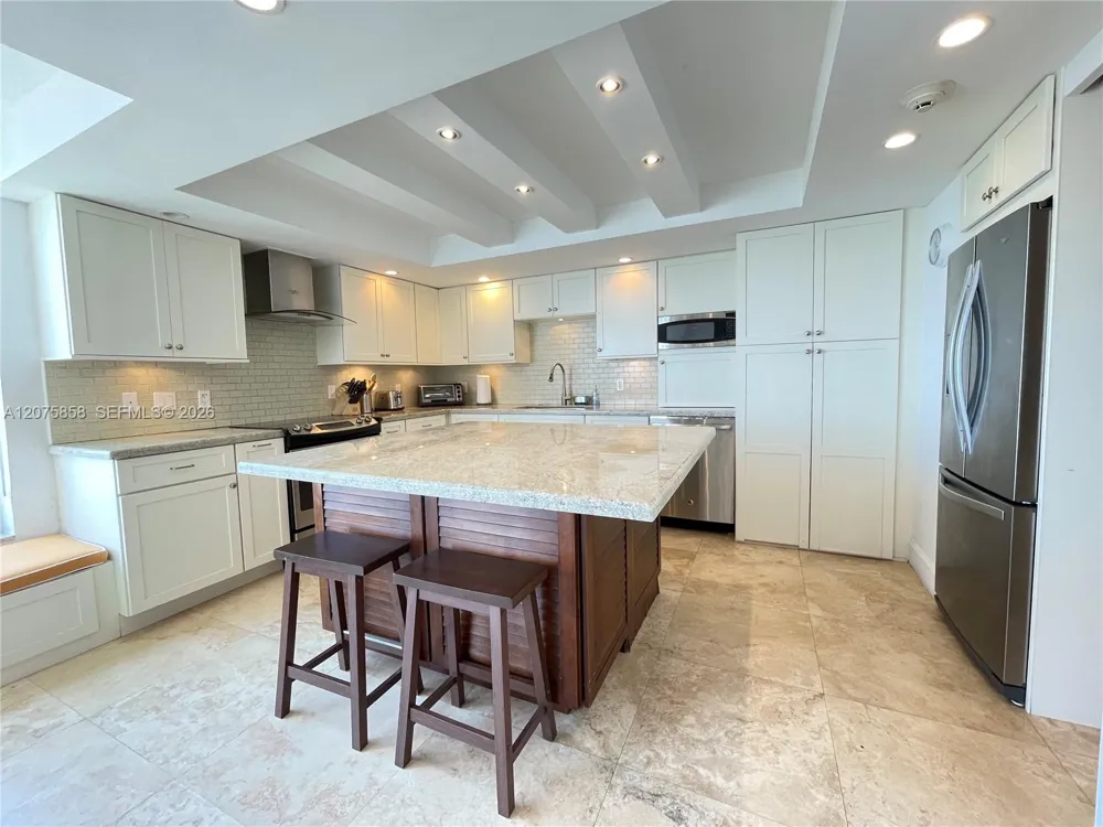 605 Ocean Dr #10L Key Biscayne, FL 33149
