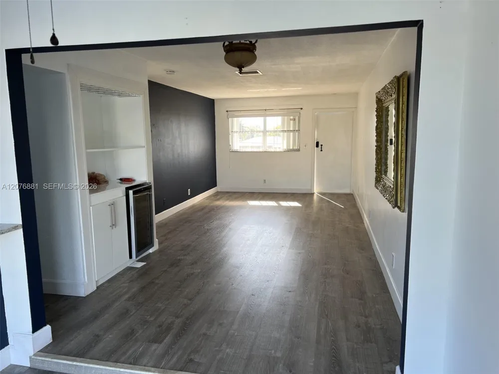 941 Crystal Lake Dr #305 Deerfield Beach, FL 33064