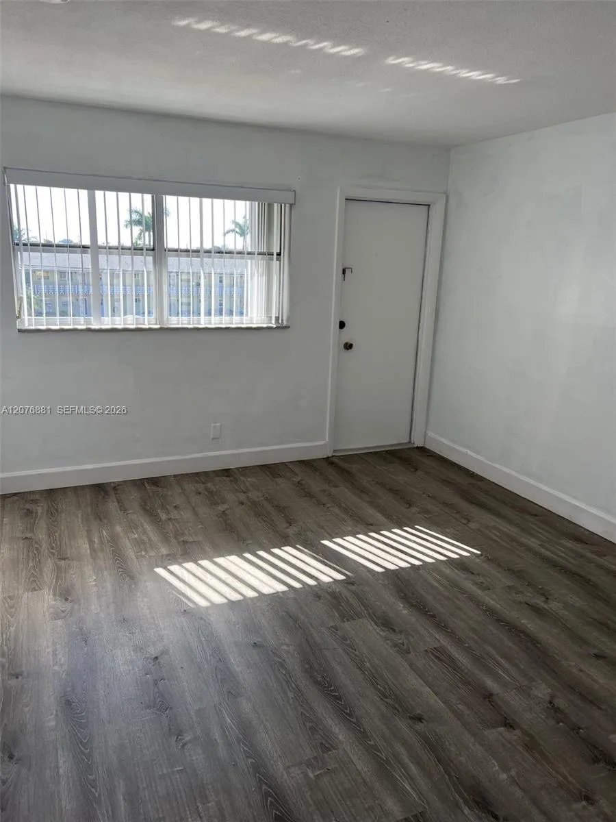 941 Crystal Lake Dr #305 Deerfield Beach, FL 33064