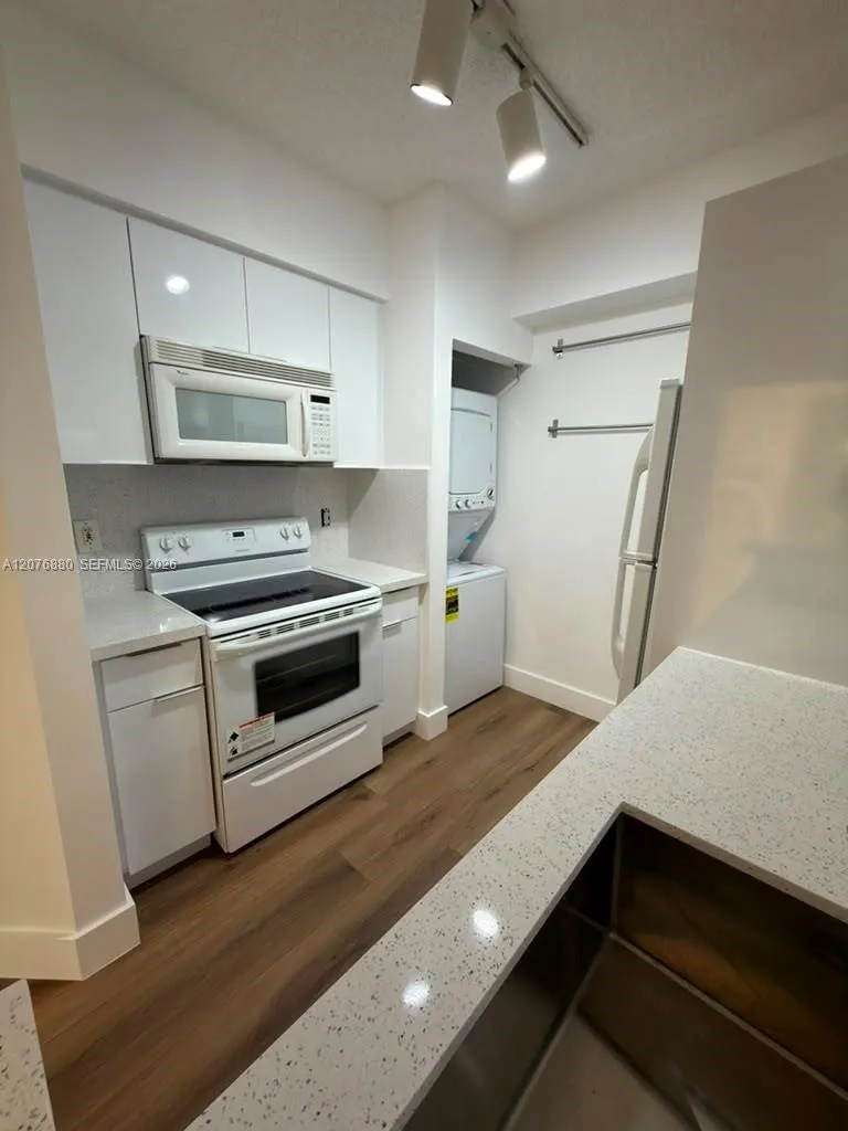 17145 Bay Rd #4202 Sunny Isles Beach, FL 33160