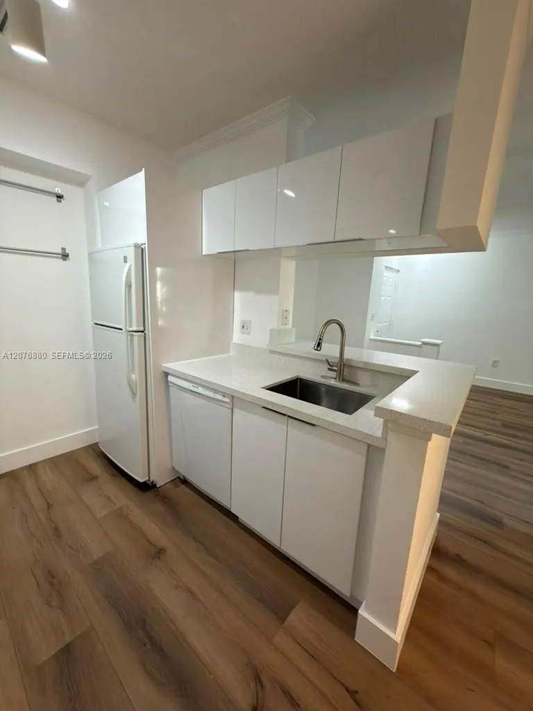17145 Bay Rd #4202 Sunny Isles Beach, FL 33160