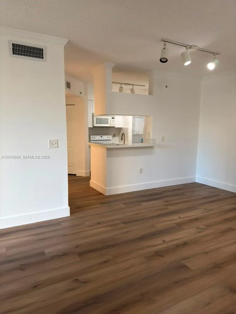 17145 Bay Rd #4202 Sunny Isles Beach, FL 33160