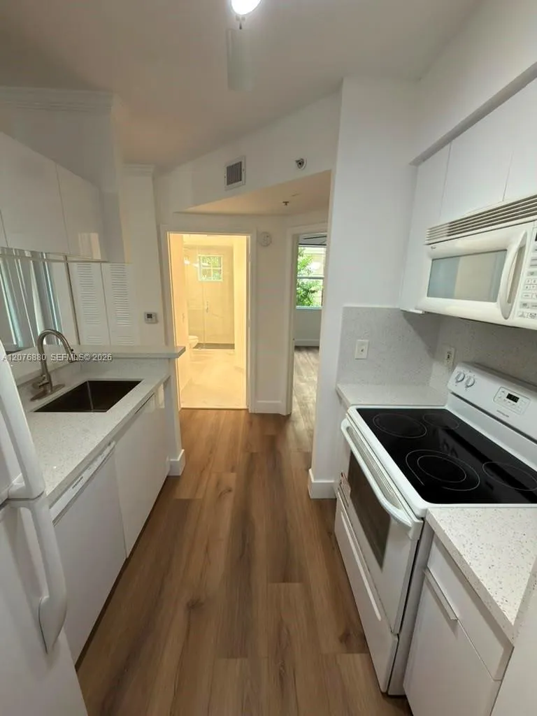 17145 Bay Rd #4202 Sunny Isles Beach, FL 33160