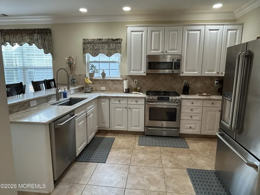 4 Mayflower Court Allentown, NJ 08501