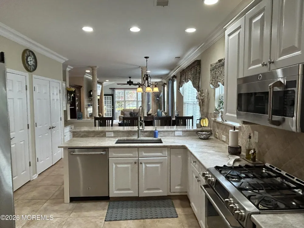 4 Mayflower Court Allentown, NJ 08501