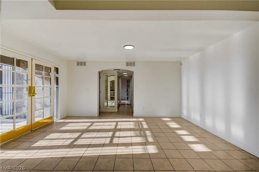 1405 Vegas Valley Drive #229 Las Vegas, NV 89169