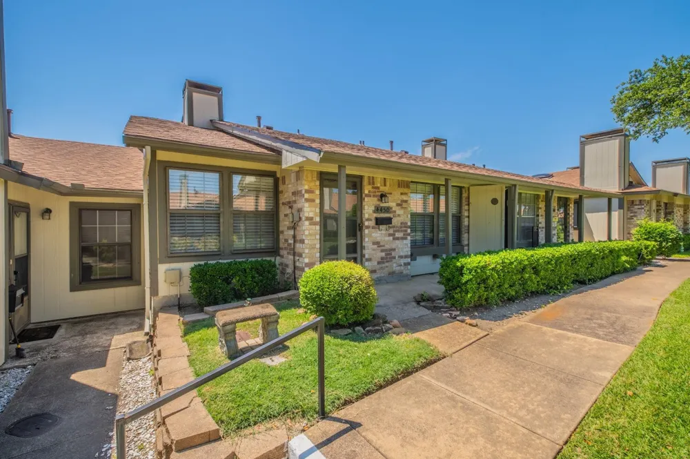 4450 Wind River Lane Garland, TX 75042