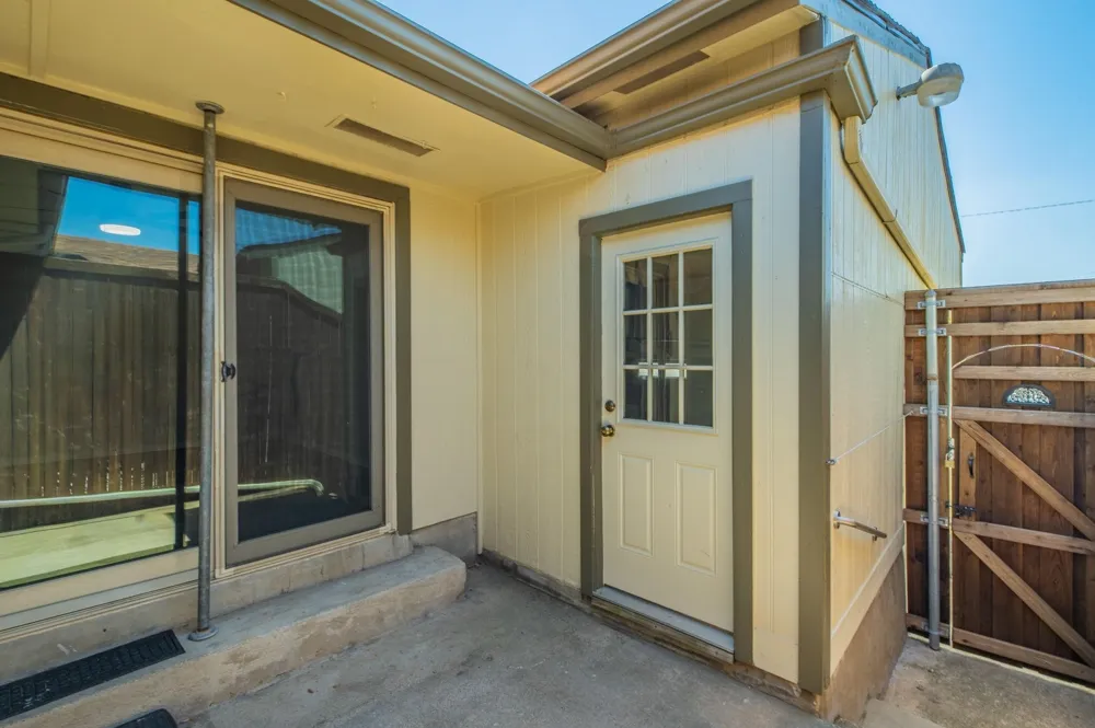 4450 Wind River Lane Garland, TX 75042
