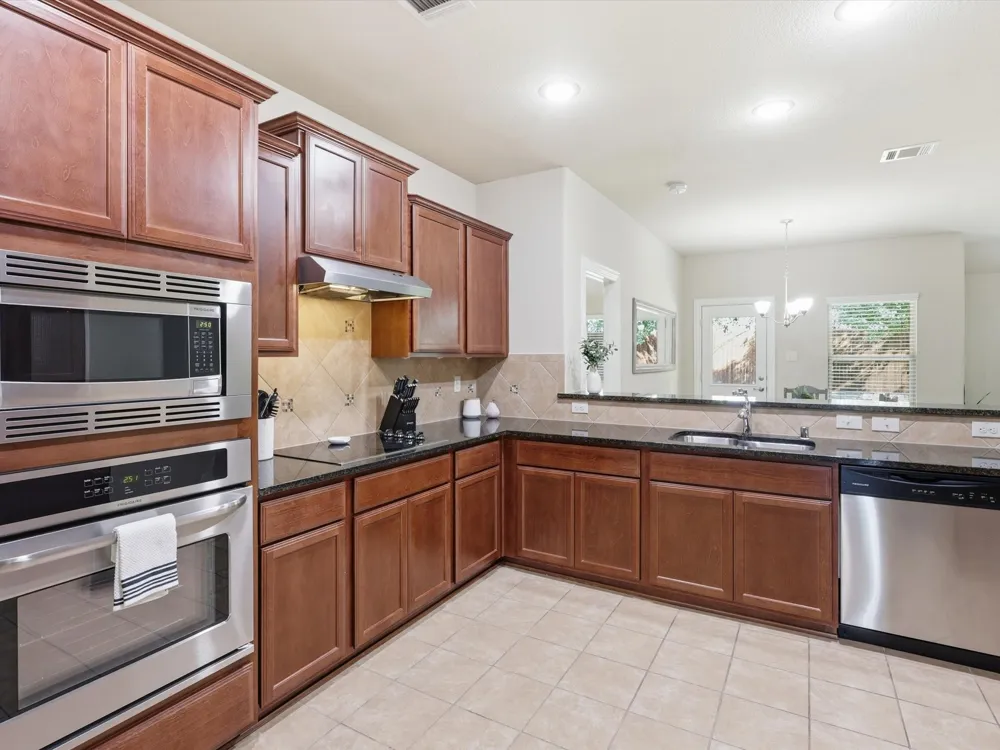 609 Racine Drive Oak Point, TX 75068