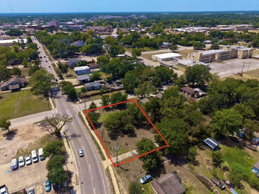406 E Phillips Street Conroe, TX 77301