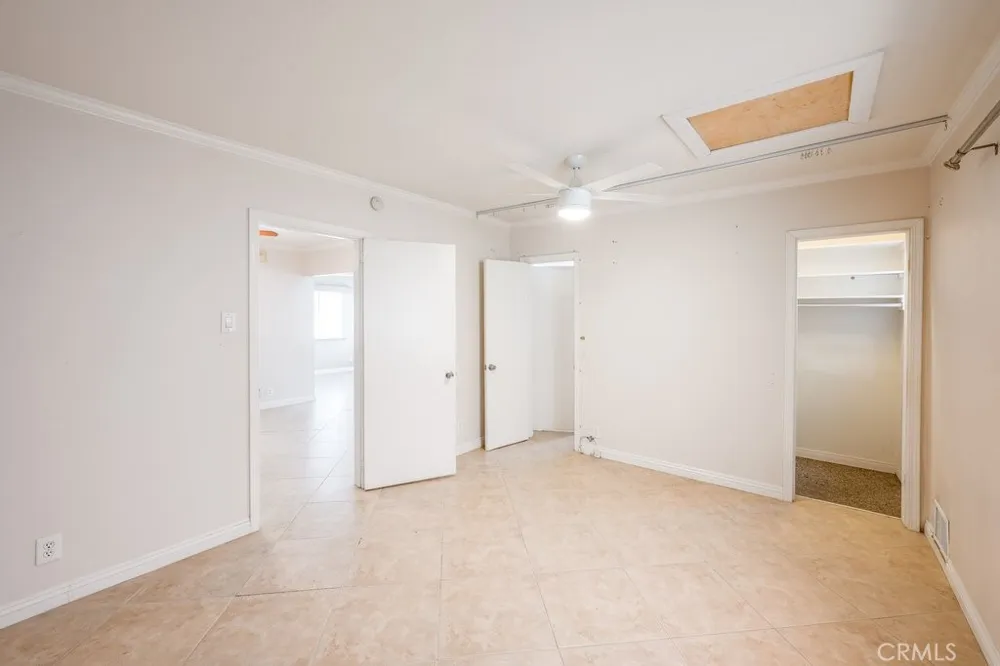 2056 E Villa Pasadena, CA 91107