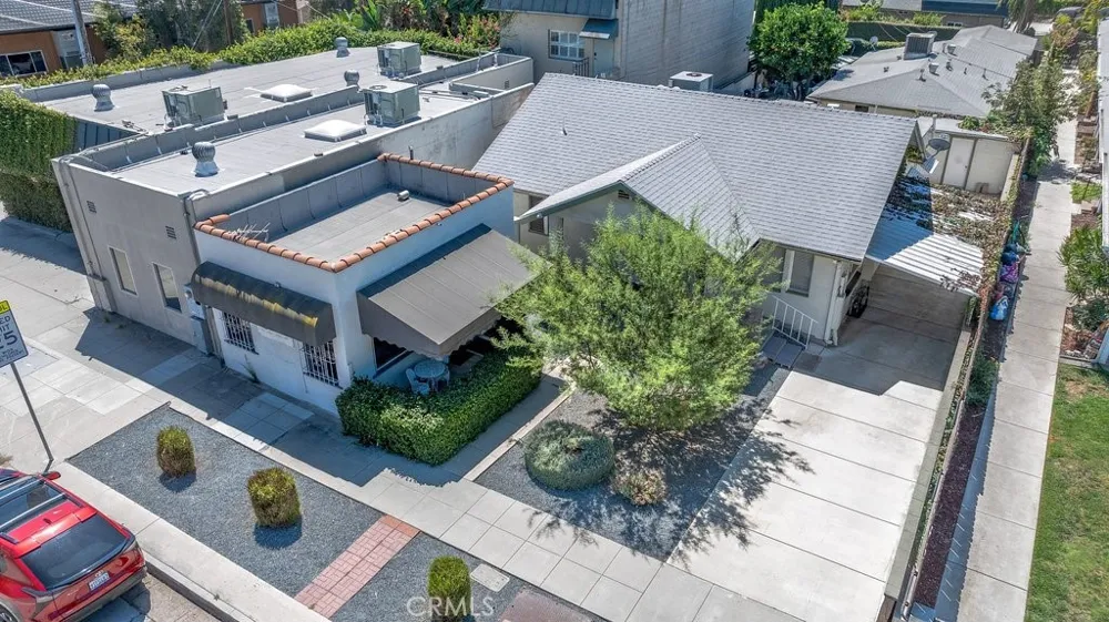 2056 E Villa Pasadena, CA 91107