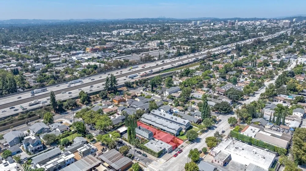 2056 E Villa Pasadena, CA 91107
