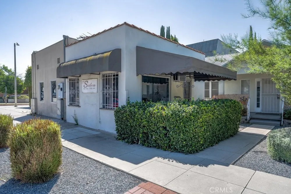2056 E Villa Pasadena, CA 91107