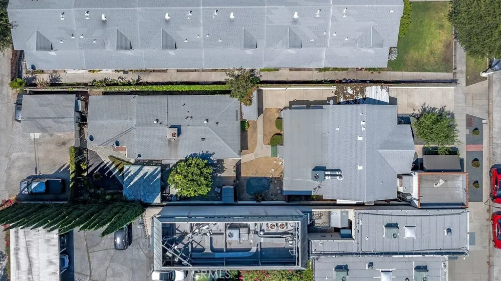 2056 E Villa Pasadena, CA 91107