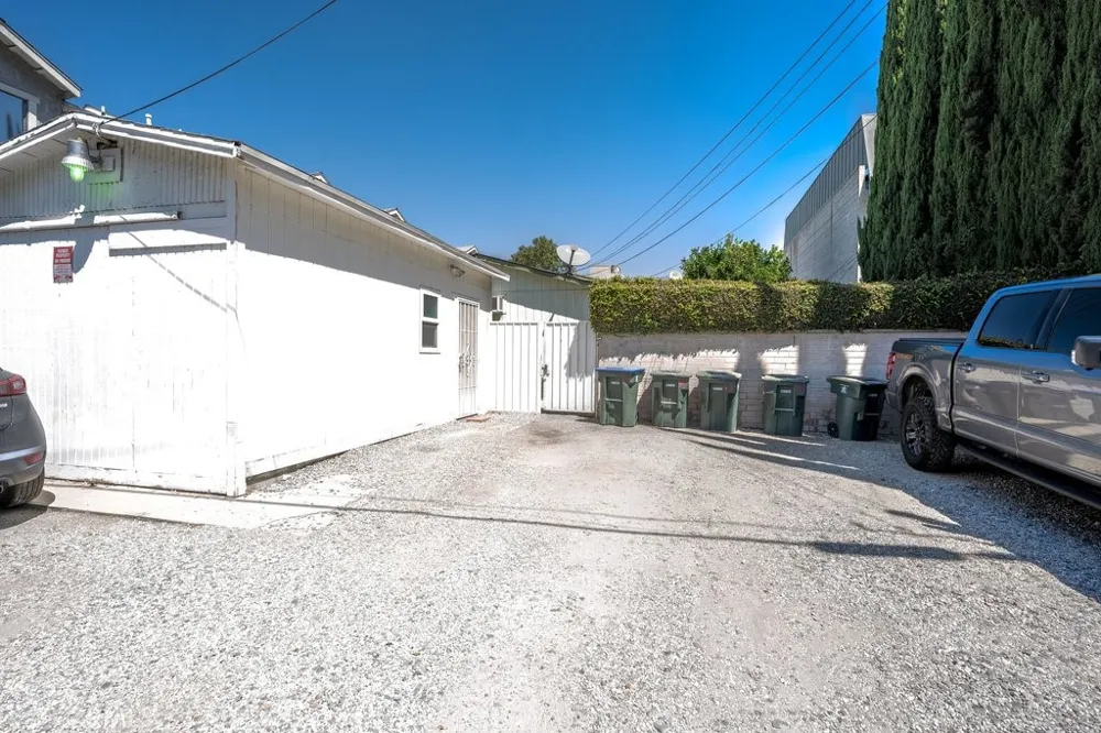 2056 E Villa Pasadena, CA 91107