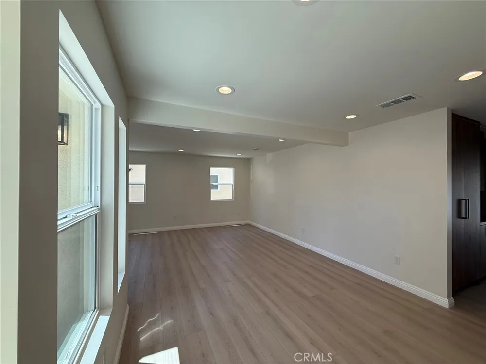 8955 San Luis South Gate, CA 90280