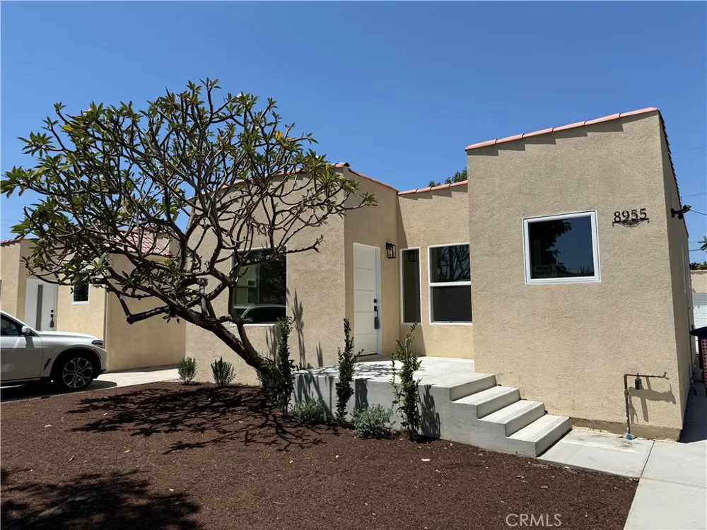 8955 San Luis South Gate, CA 90280