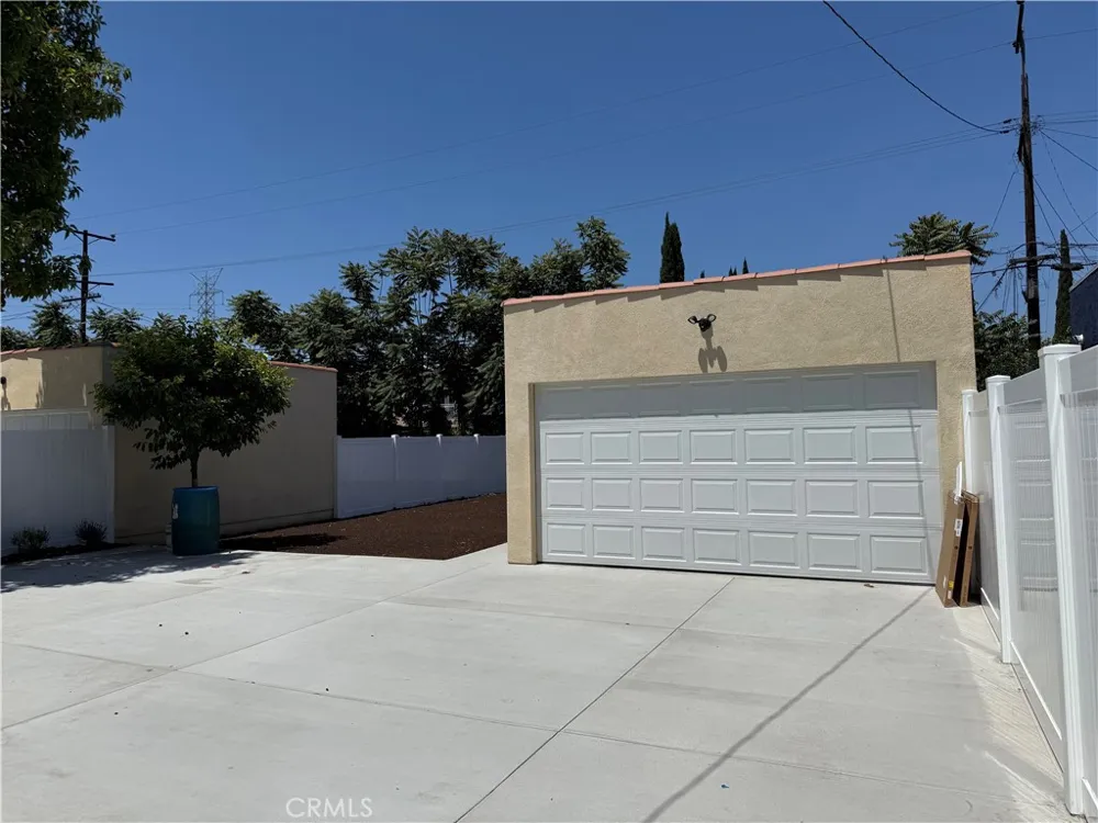 8955 San Luis South Gate, CA 90280