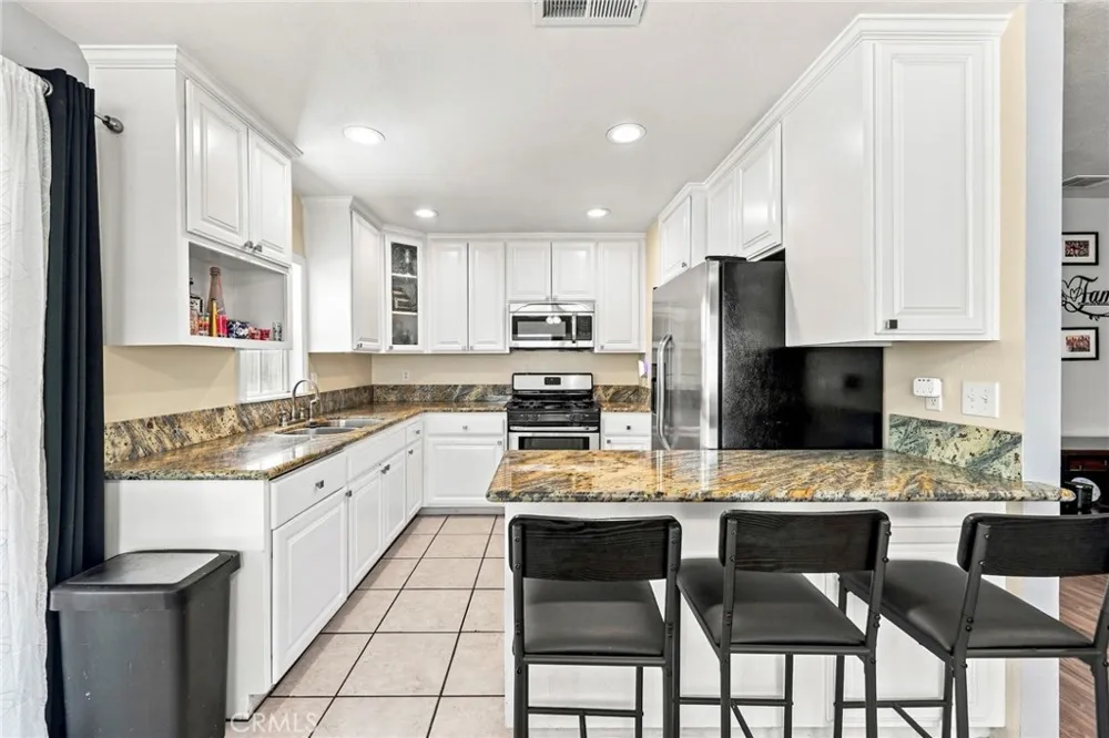 4263 Baggett Riverside, CA 92505