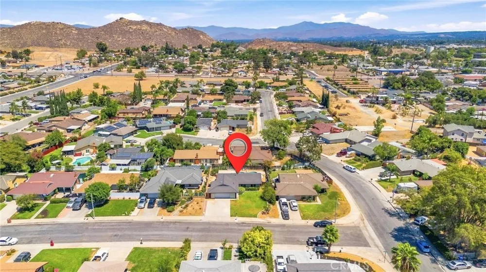 4263 Baggett Riverside, CA 92505