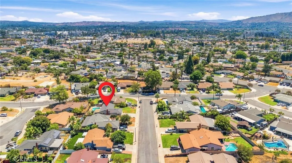 4263 Baggett Riverside, CA 92505